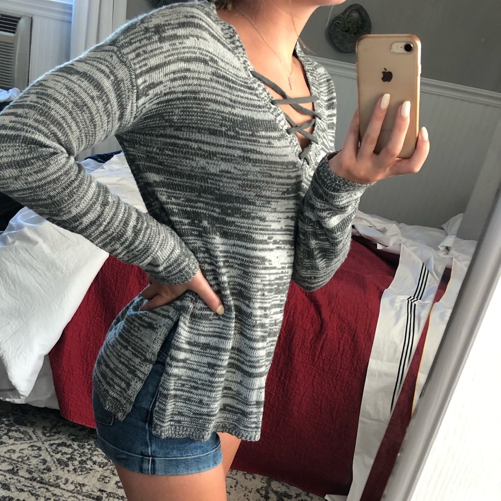 Gray sweater - Picture 2 of 4